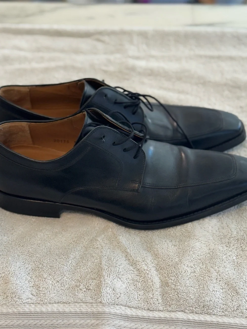 Magnanni Black Leather Derby Shoes